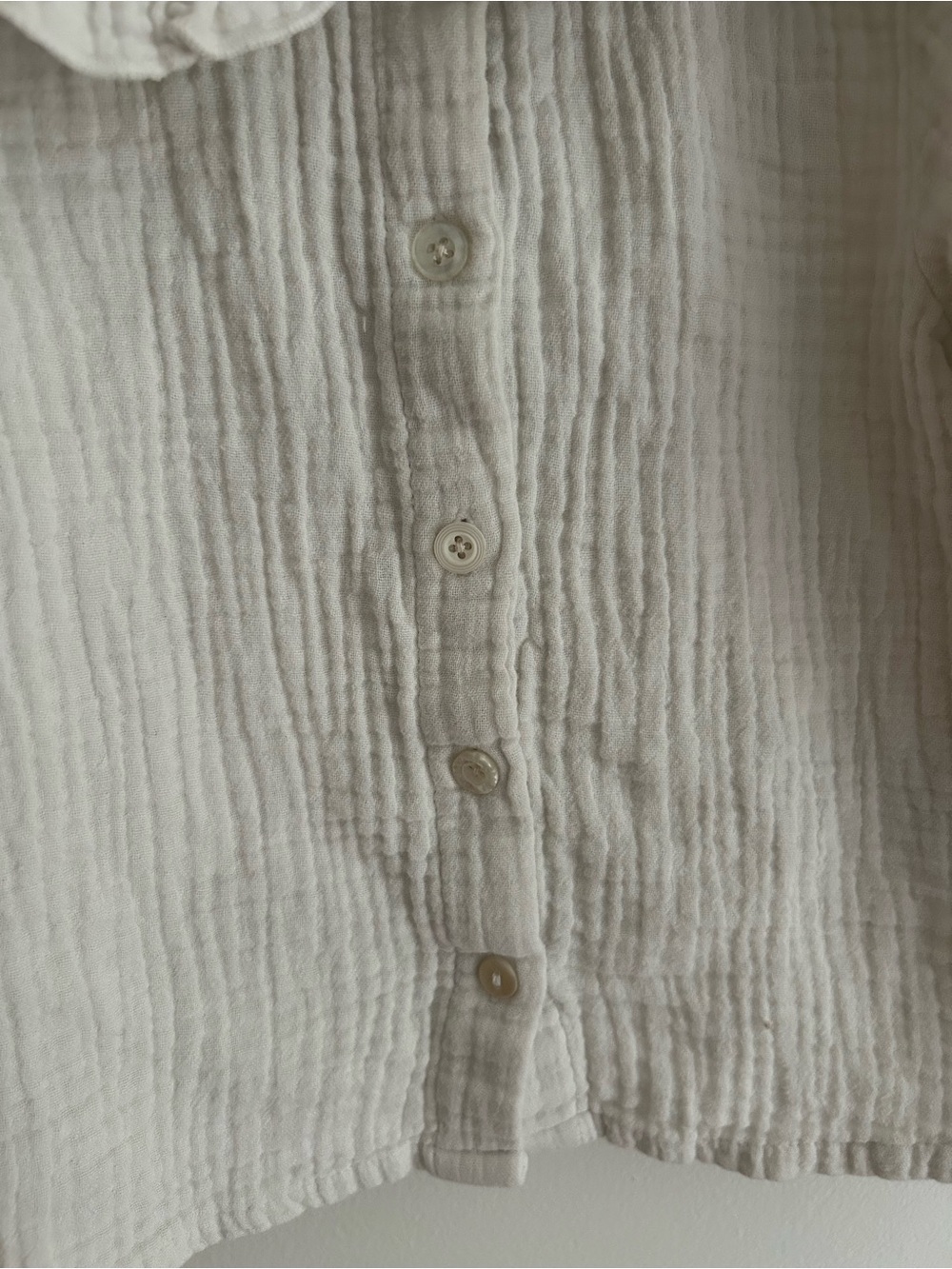 H&M Cream Ruffled Collar Button-Front Top - Picture 3 of 7